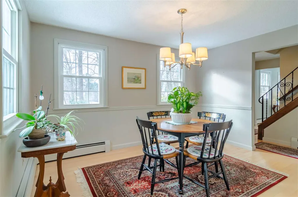 29 Sherwood Circle Salem NH 03079