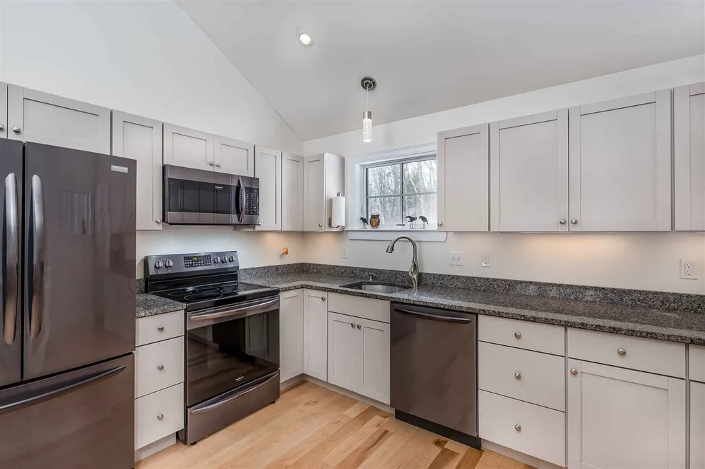 32 Rumsey Road York ME 03909-5417