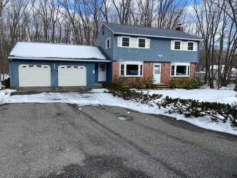 24 Hawthorne Drive Atkinson NH 03811