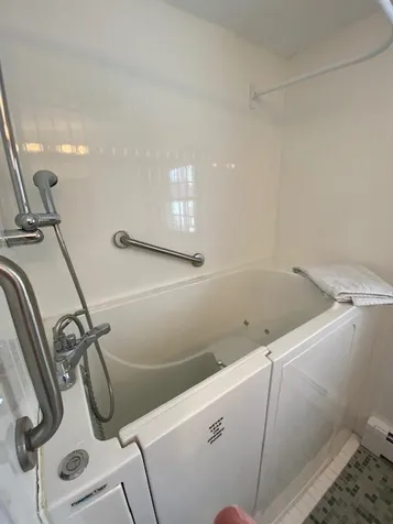 24 Hawthorne Drive Atkinson NH 03811