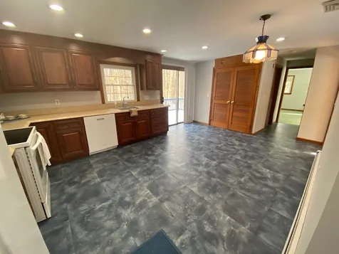 24 Hawthorne Drive Atkinson NH 03811