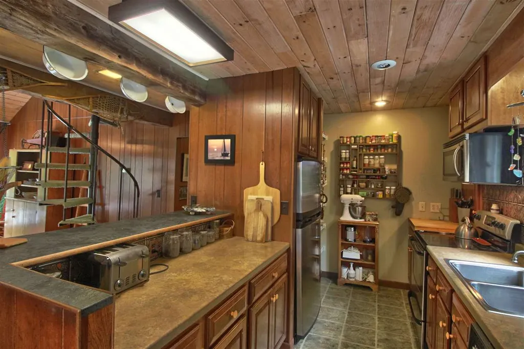 19 Adams Landing Road Extension Grand Isle VT 05458