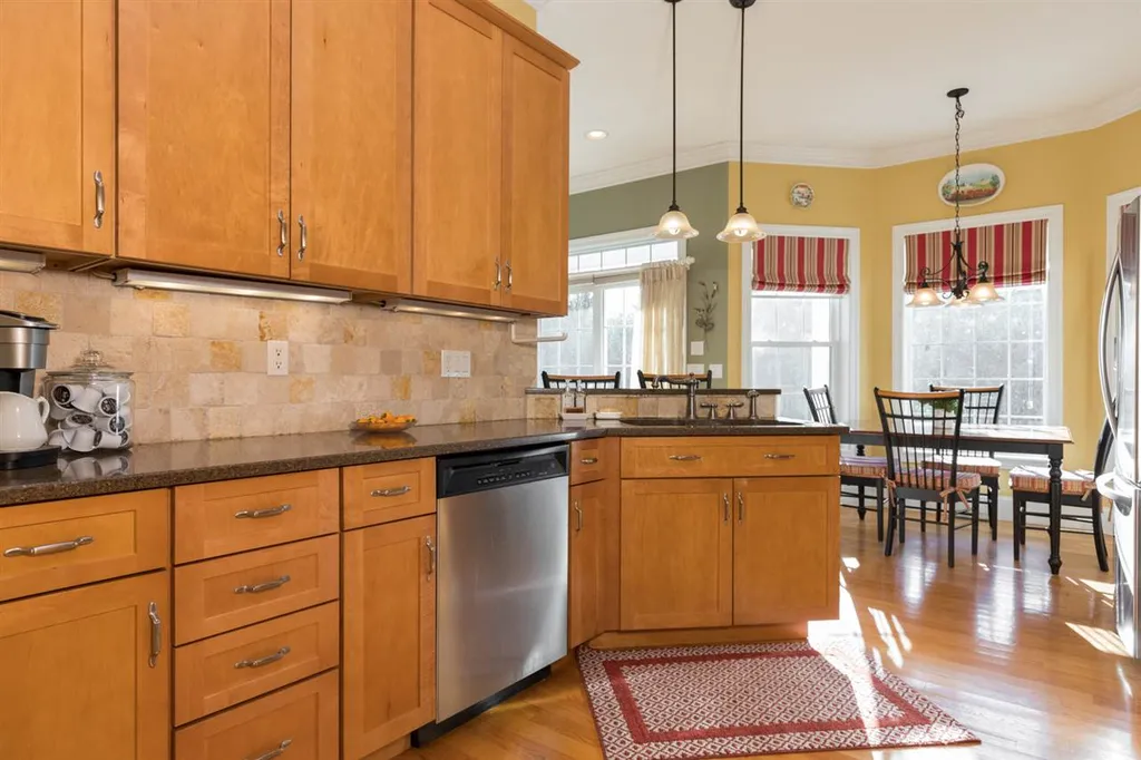38 Maplevale Road East Kingston NH 03827