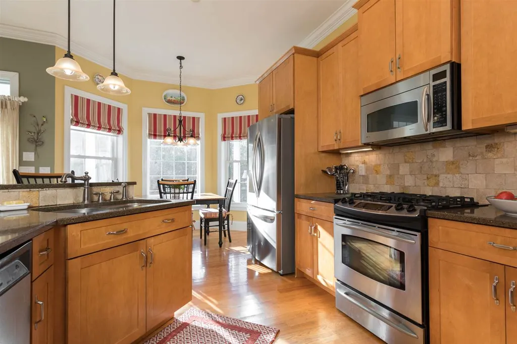 38 Maplevale Road East Kingston NH 03827