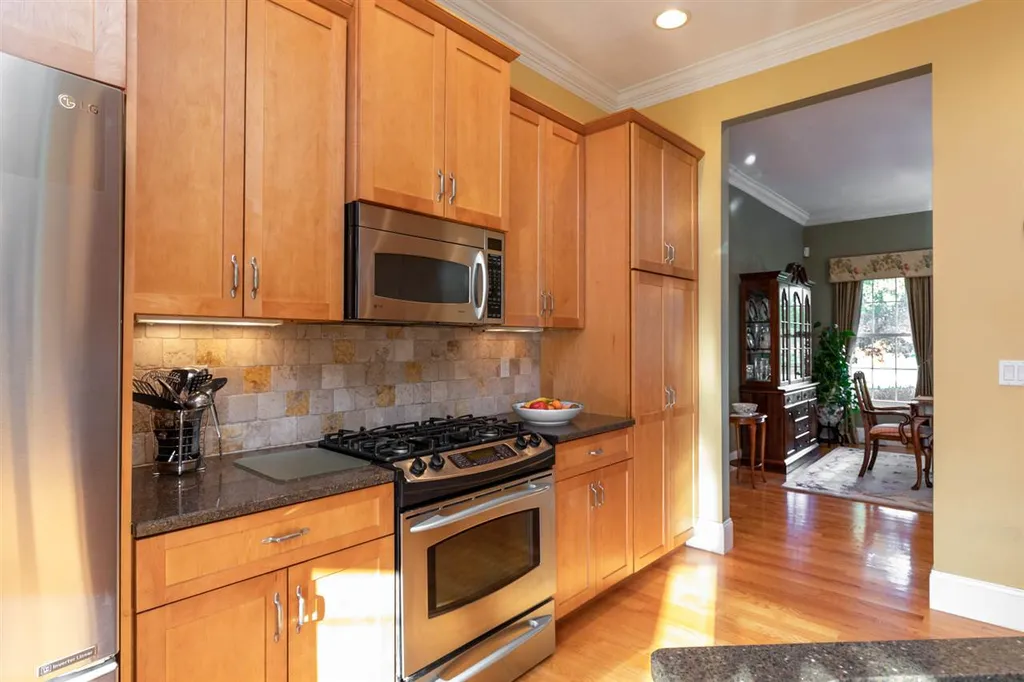 38 Maplevale Road East Kingston NH 03827