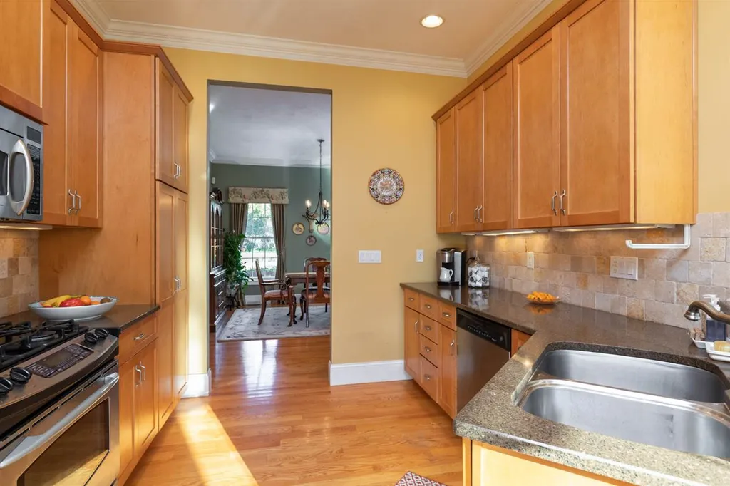 38 Maplevale Road East Kingston NH 03827