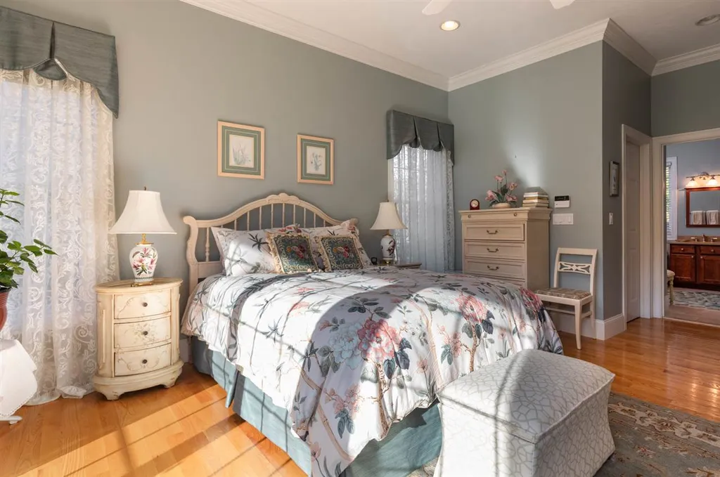 38 Maplevale Road East Kingston NH 03827