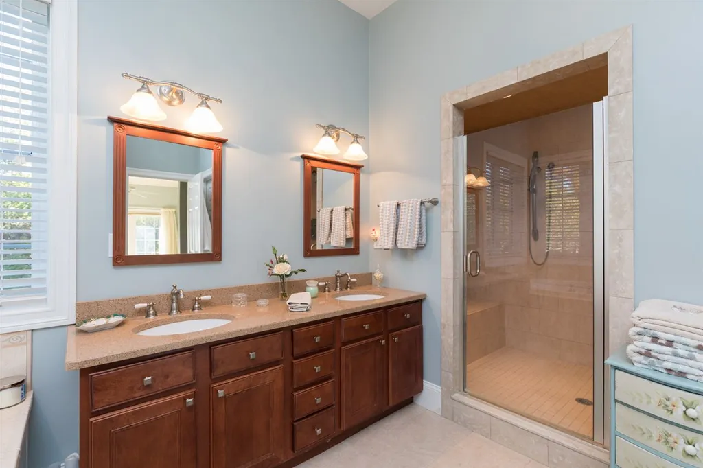 38 Maplevale Road East Kingston NH 03827