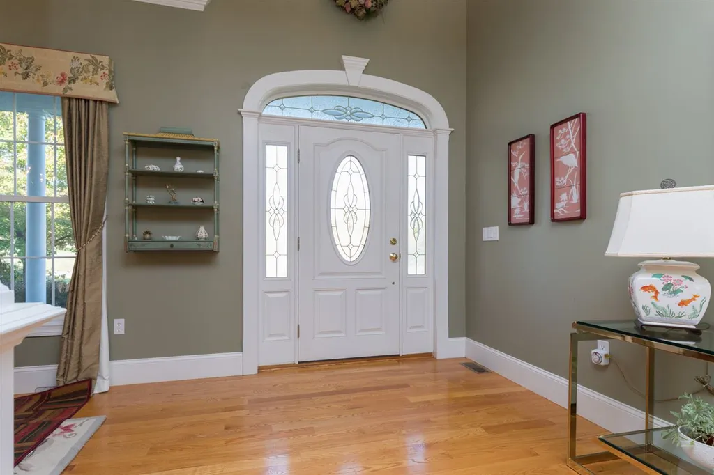 38 Maplevale Road East Kingston NH 03827