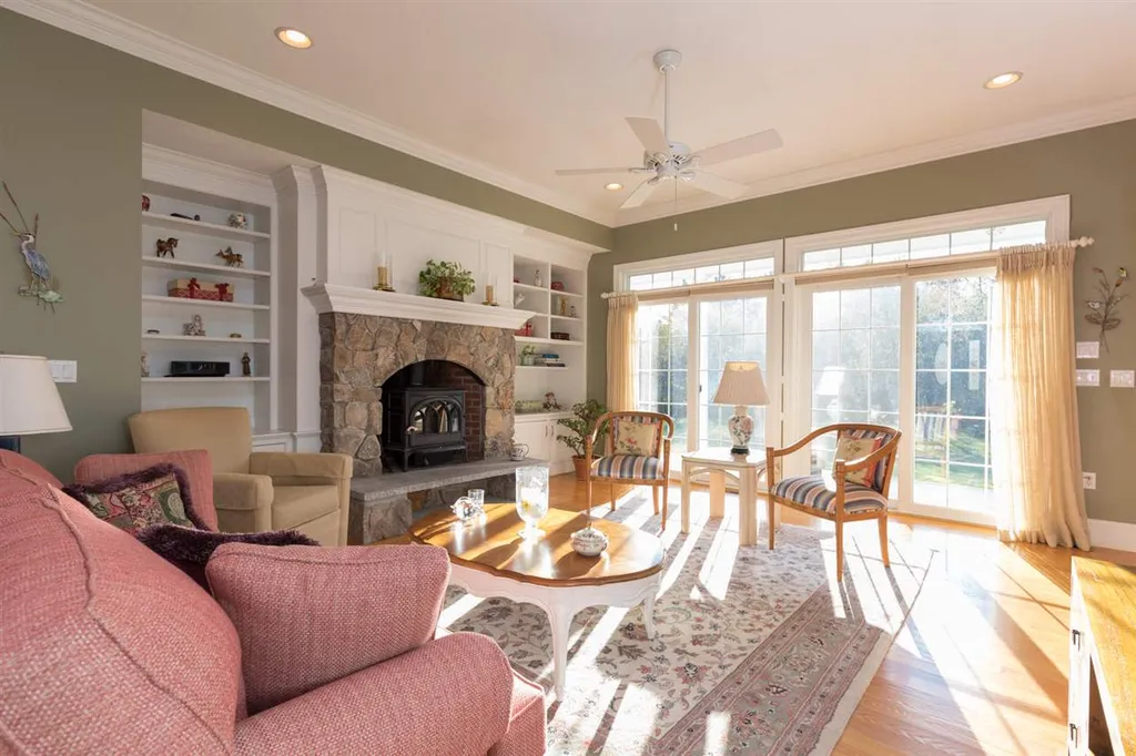 38 Maplevale Road East Kingston NH 03827
