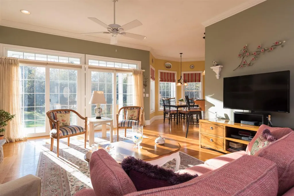 38 Maplevale Road East Kingston NH 03827