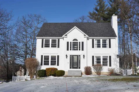 22 Virginia Court Hooksett NH 03106