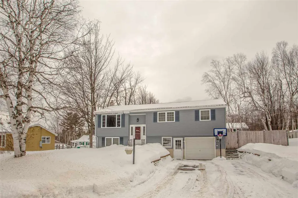 17 Adams Street Berlin NH 03570