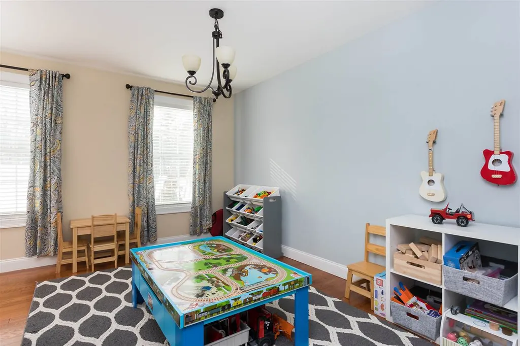 18 Treys Way Epping NH 03042