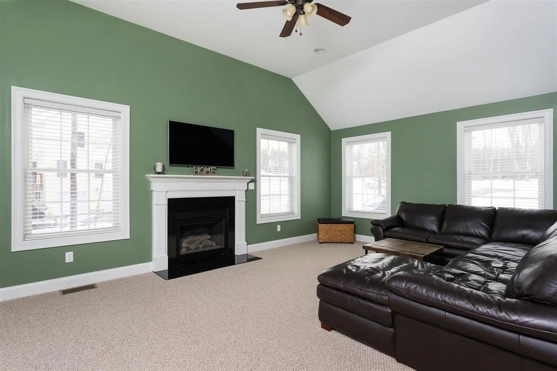 18 Treys Way Epping NH 03042