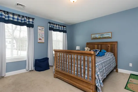 18 Treys Way Epping NH 03042
