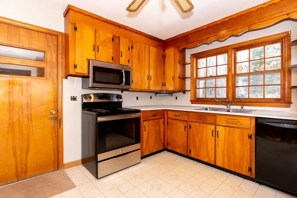 69 Bellamy Road Dover NH 03820