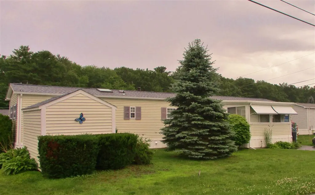 32 Tricia Street Seabrook NH 03874