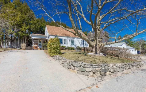 381 High Street Somersworth NH 03878
