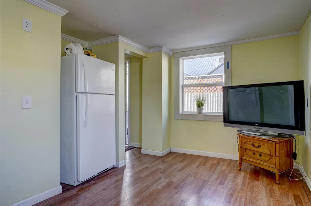 28 Ash Street Nashua NH 03060