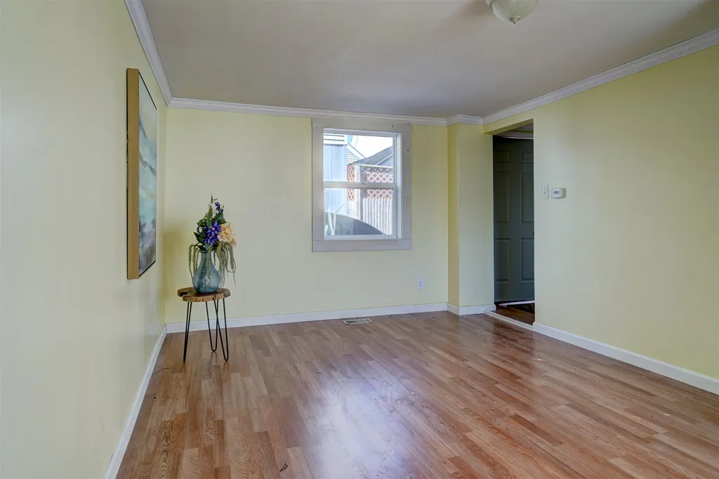 28 Ash Street Nashua NH 03060