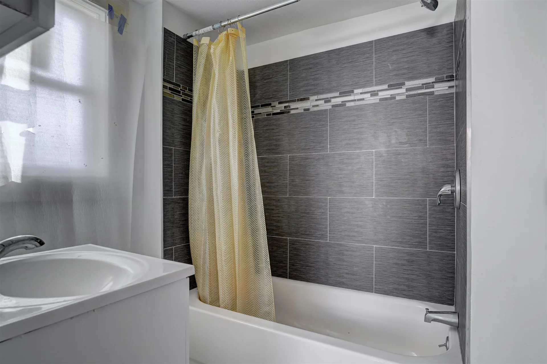 28 Ash Street Nashua NH 03060