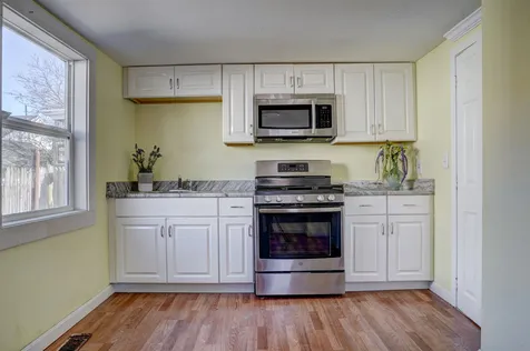 28 Ash Street Nashua NH 03060