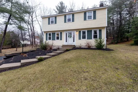 11 Lutheran Drive Nashua NH 03063