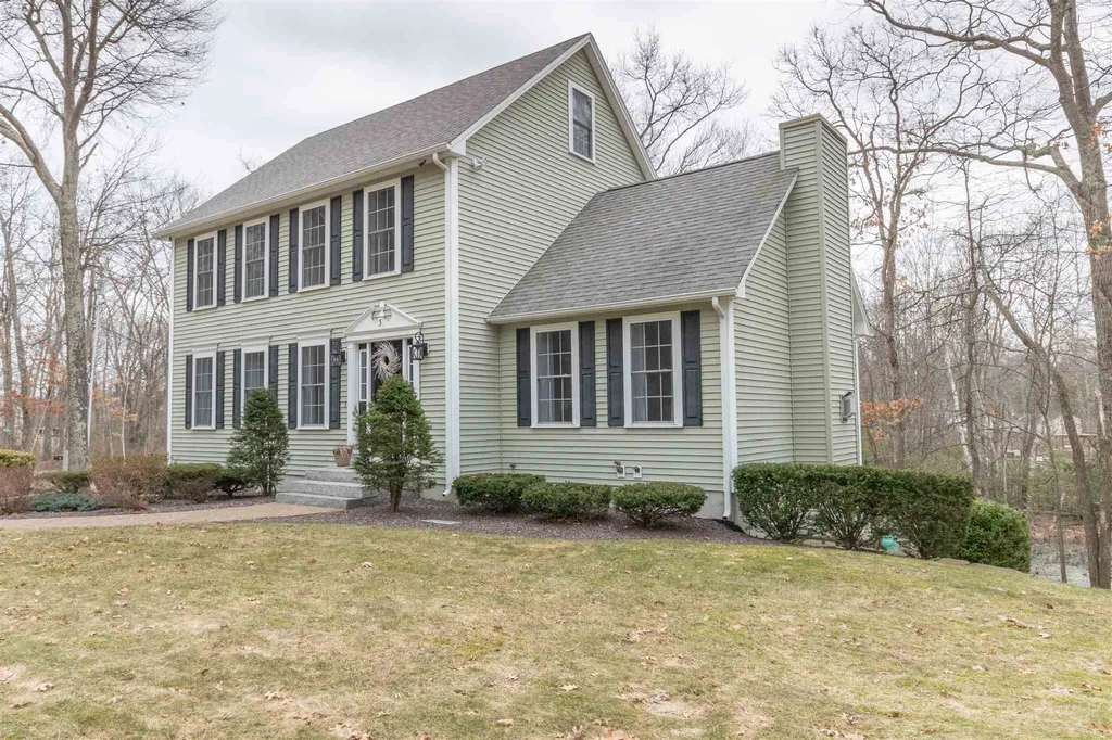 3 Cove Drive Derry NH 03038