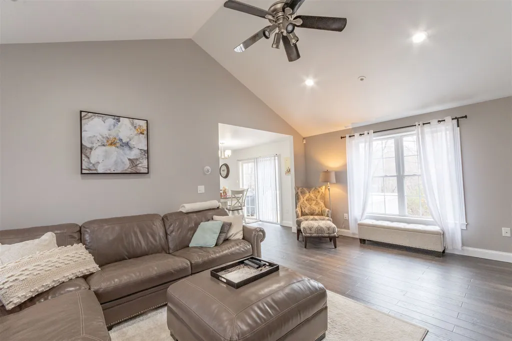 3 Cove Drive Derry NH 03038