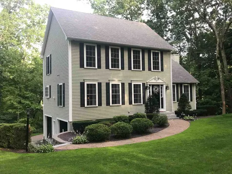 3 Cove Drive Derry NH 03038