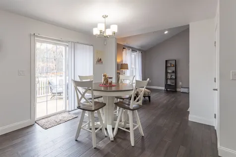 3 Cove Drive Derry NH 03038