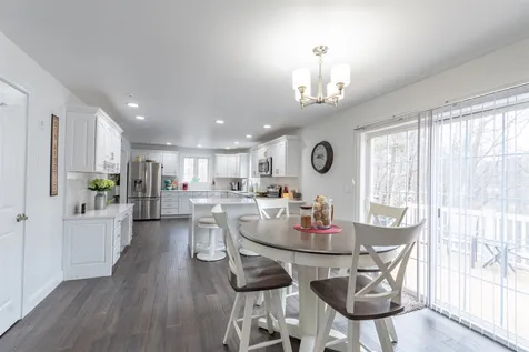 3 Cove Drive Derry NH 03038