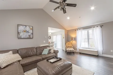 3 Cove Drive Derry NH 03038