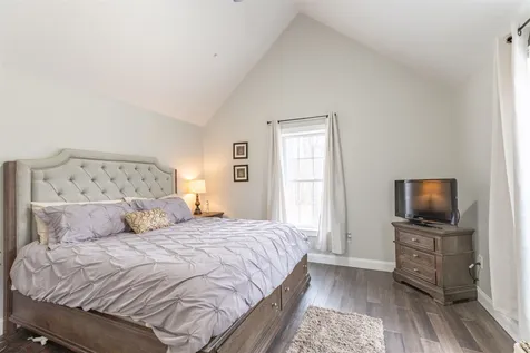 3 Cove Drive Derry NH 03038