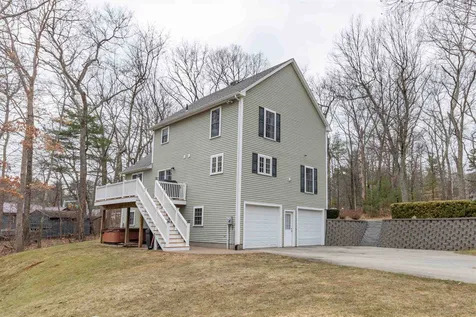 3 Cove Drive Derry NH 03038