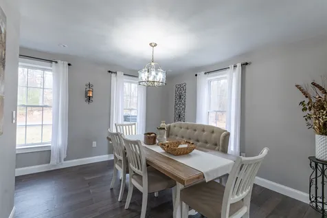 3 Cove Drive Derry NH 03038