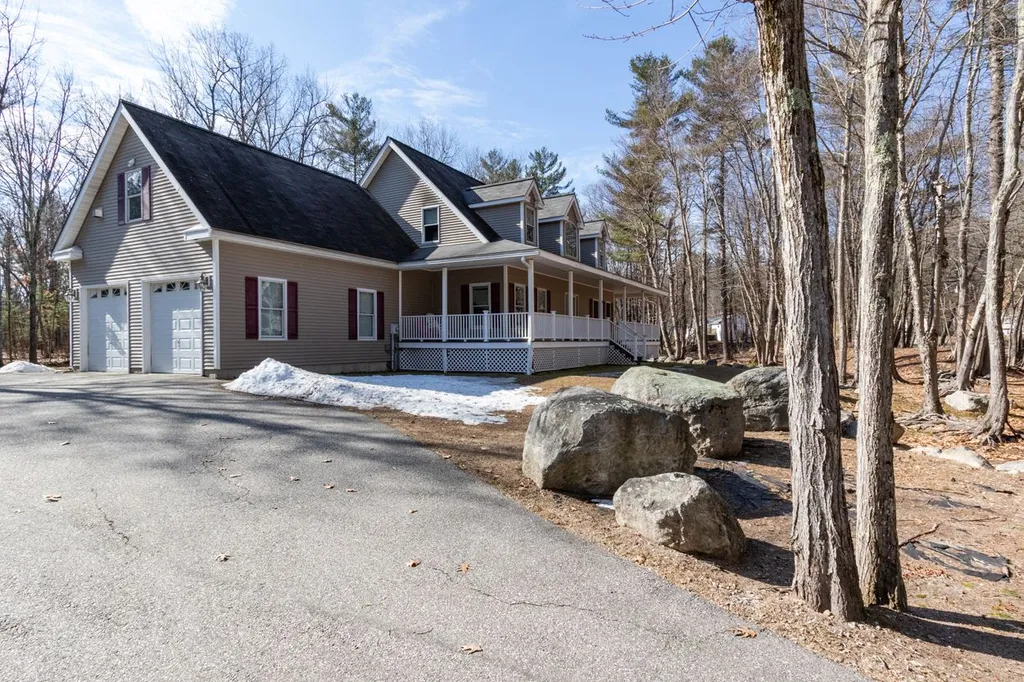 28 Fairway Drive Merrimack NH 03054
