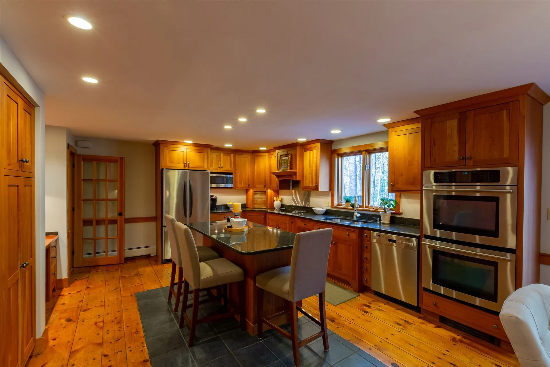 12 Coach Road Stratham NH 03885