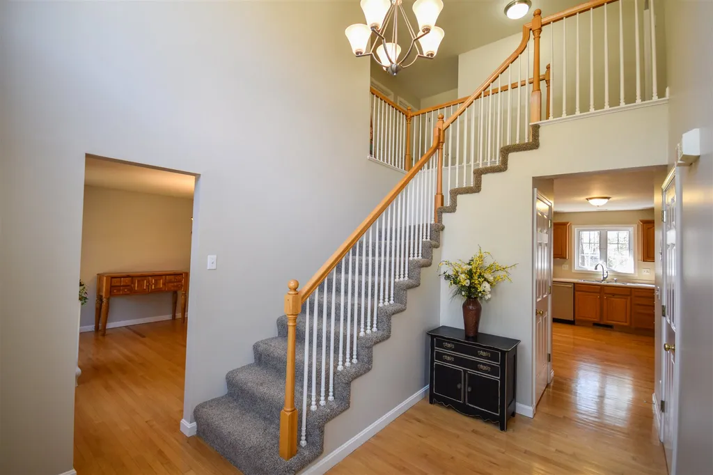 12 Quaker Lane Dover NH 03820
