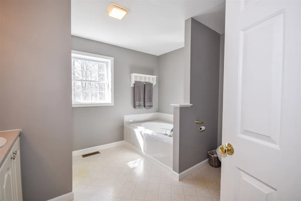 12 Quaker Lane Dover NH 03820