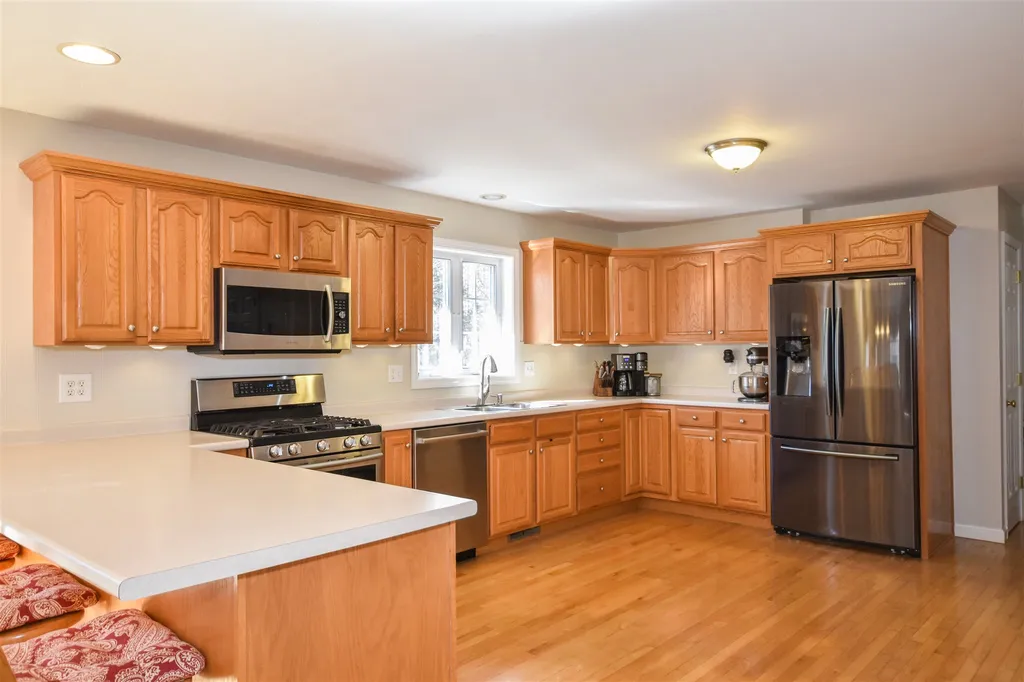 12 Quaker Lane Dover NH 03820
