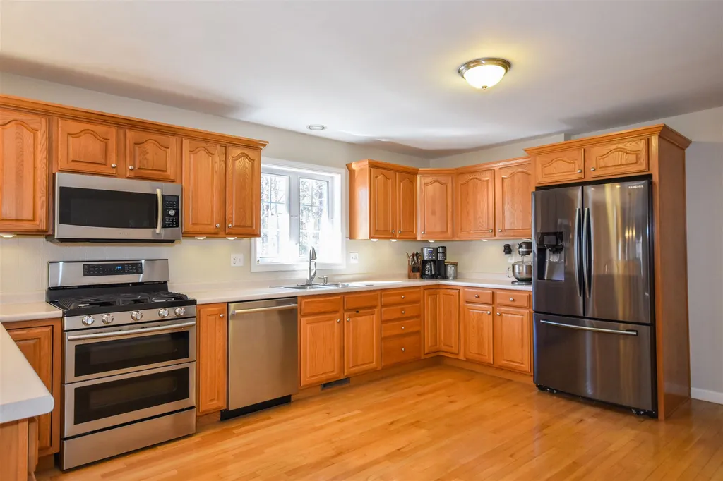 12 Quaker Lane Dover NH 03820