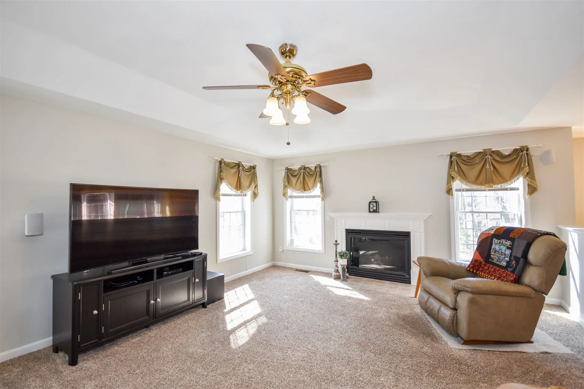 12 Quaker Lane Dover NH 03820