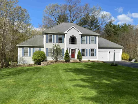 12 Quaker Lane Dover NH 03820