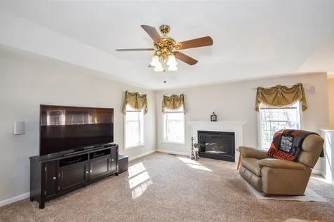 12 Quaker Lane Dover NH 03820