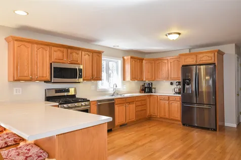 12 Quaker Lane Dover NH 03820