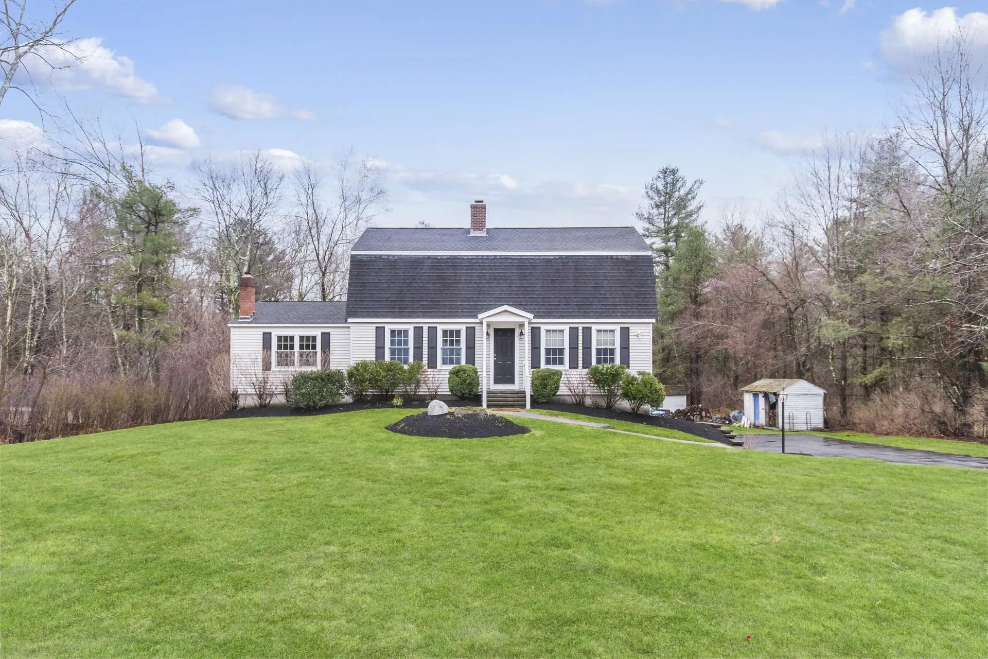 2 Pilgrim Road Windham NH 03087