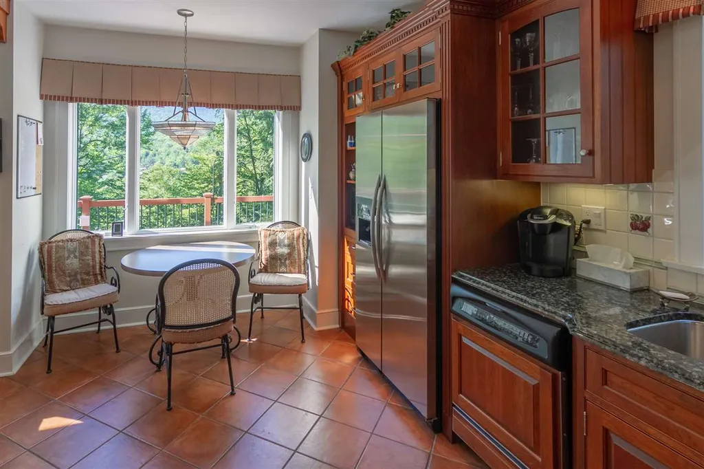 170 Black Mountain Road Lincoln NH 03251
