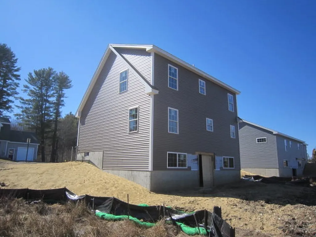 7 Carole Court Rochester NH 03868